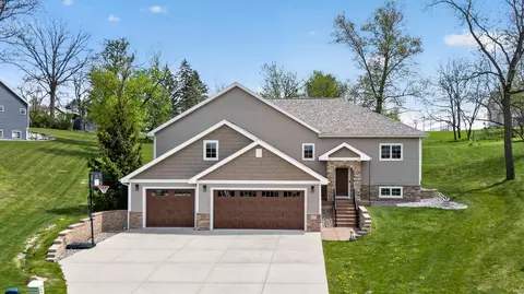 111 Savannah Cir, Barneveld, WI 53507