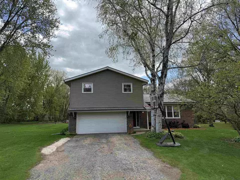 3795 Sunhill Dr, Madison, WI 53718