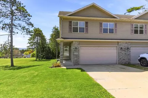121 Madison Ave, Baraboo, WI 53913