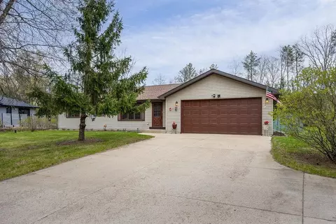 432 Duffers Trl, Nekoosa, WI 54457