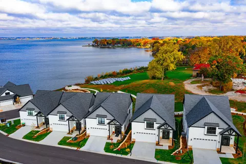 602 Monarch Ln, Beaver Dam, WI 53916