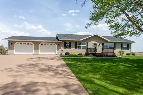 11244 Settlement Rd, Cassville, WI 53806