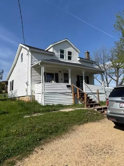 523 N Adams St, Lancaster, WI 53813