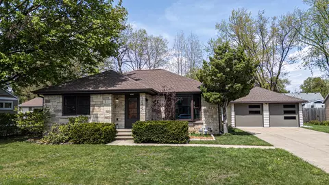 7010 Franklin Ave, Middleton, WI 53562