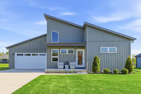 404 Sandmar Dr, Ripon, WI 54971