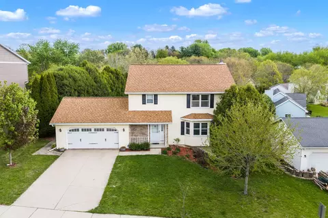 2941 Maple Run Dr, Madison, WI 53719