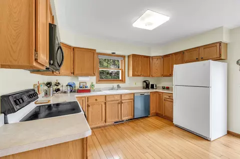 Kitchen - 2941 Maple Run Dr, Madison, WI 53719 photo 4 of 4