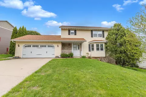 2941 Maple Run Dr, Madison, WI 53719
