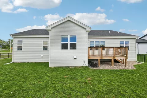 Exterior - 6655 Royal View Dr, Deforest, WI 53532 photo 6 of 8
