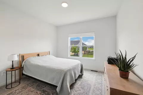 Bedroom - 6655 Royal View Dr, Deforest, WI 53532 photo 3 of 6