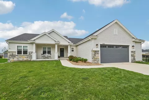 6655 Royal View Dr, Deforest, WI 53532