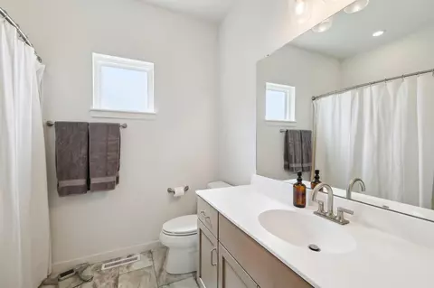 Bath - 6655 Royal View Dr, Deforest, WI 53532 photo 3 of 3