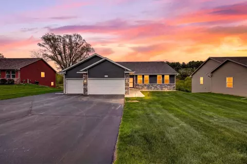 11308 N Mason Dr, Edgerton, WI 53534