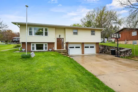 103 Moorland Dr, Markesan, WI 53946