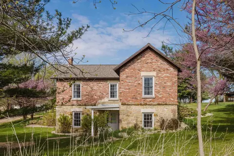 149 151 Merry Christmas Ln, Mineral Point, WI 53565