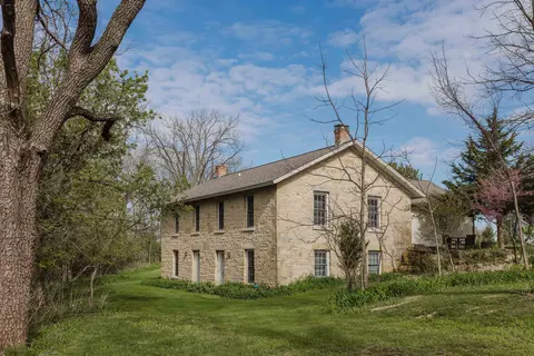 145 147 Merry Christmas Ln, Mineral Point, WI 53565