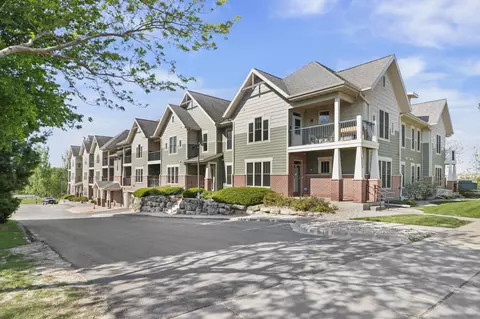 8253 Mayo Dr #305, Madison, WI 53719