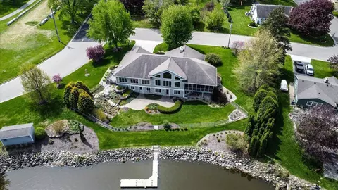404 Sunset Ct, Marshall, WI 53559