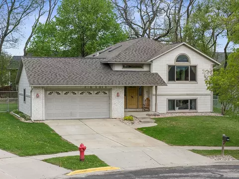 2366 Reinhardt Ct, Reedsburg, WI 53959