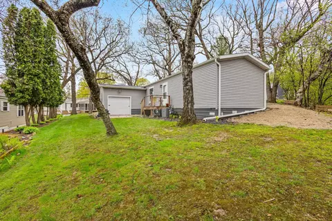 Exterior - w1325 Spring Grove Road, Ripon, WI 54971 photo 9 of 21