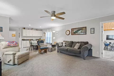 Living - w1325 Spring Grove Road, Ripon, WI 54971 photo 1 of 4
