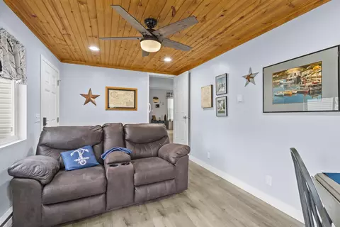 Living - w1325 Spring Grove Road, Ripon, WI 54971 photo 3 of 4