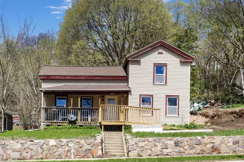 312 8th Ave, Baraboo, WI 53913