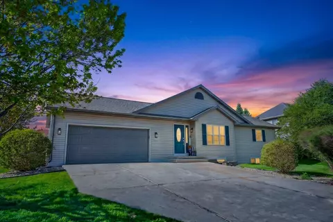 806 Longwood Dr, Oregon, WI 53575