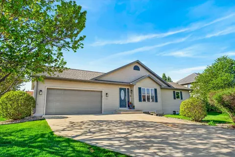 806 Longwood Dr, Oregon, WI 53575