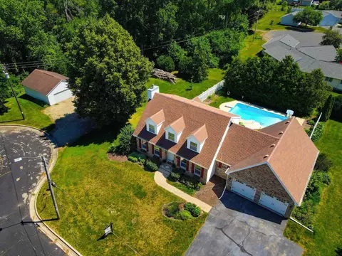413 Park St, Cambridge, WI 53523