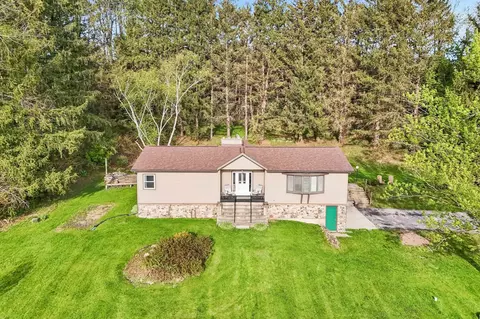 5030 S Valley Rd, Black Earth, WI 53515