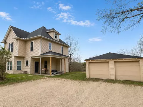 2831 Glacier Valley Rd #1, Fitchburg, WI 53711