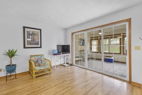 1086 Stonewood Xing, Sun Prairie, WI 53590