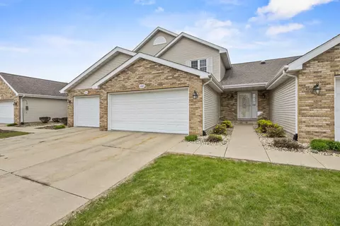 1086 Stonewood Xing, Sun Prairie, WI 53590