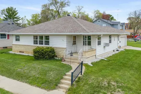 1001 Dewitt St, Portage, WI 53901