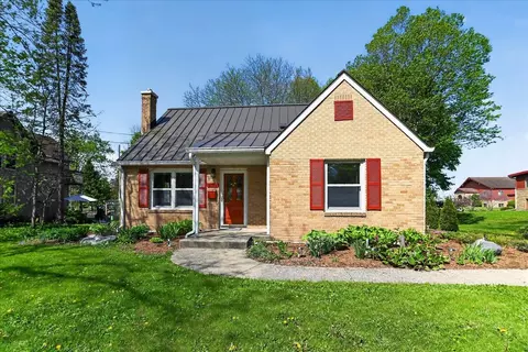 613 N Main St, Oregon, WI 53575