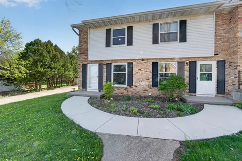 207 N Brookwood Dr, Mount Horeb, WI 53572