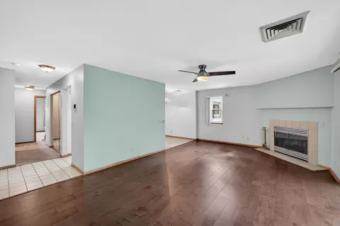 5548 Century Ave #4, Middleton, WI 53562