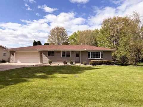 1214 Hillcrest Rd, Black Earth, WI 53515