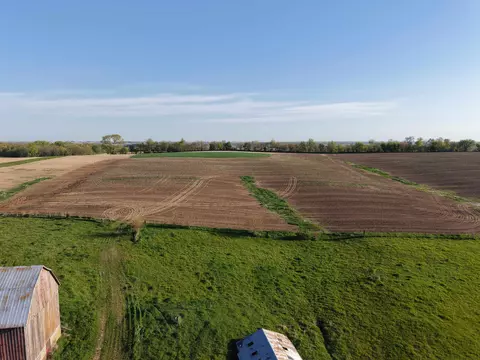15 Dutch Hollow Rd, Potosi, WI 53820