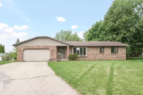 704 Meadow Ct, Deforest, WI 53532