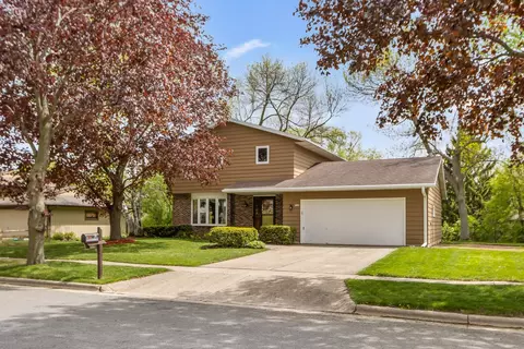 7109 Friendship Ln, Middleton, WI 53562