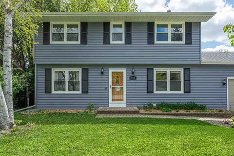 713 Park Ave, Deforest, WI 53532