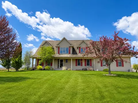 8632 N Stone Farm Rd, Edgerton, WI 53534