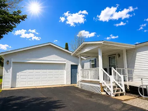 84 Edgewater Ct, Rhinelander, WI 54501