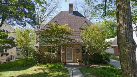 2303 Chamberlain Ave, Madison, WI 53726