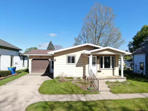 1027 Prairie Ave, Hillsboro, WI 54634