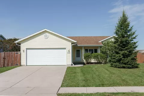 206 Cedar Ave, Delavan, WI 53115