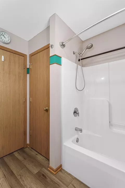 Bath - 206 Cedar Ave, Delavan, WI 53115 photo 3 of 3