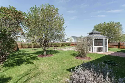 Exterior - 206 Cedar Ave, Delavan, WI 53115 photo 4 of 8